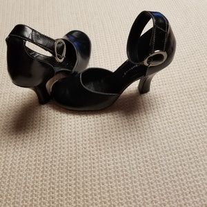 Unlisted black dress/sandal shoes